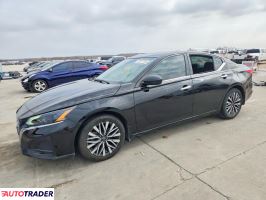 Nissan Altima - zobacz ofertę