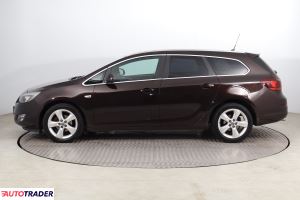 Opel Astra 2011 1.4 138 KM