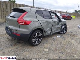Volvo XC40 2025 2