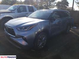 Toyota Highlander 2022 3