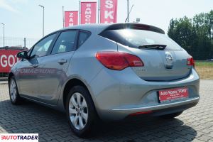 Opel Astra 2014 1.6 116 KM