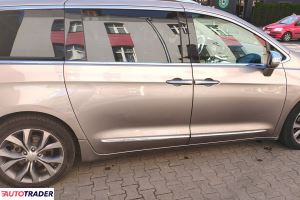 Chrysler Pacifica 2018 3.6 295 KM