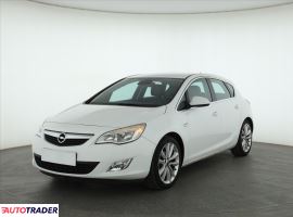 Opel Astra 2010 1.4 138 KM