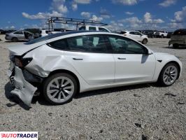 Tesla Model 3 2022