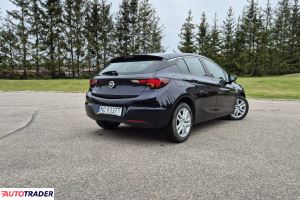 Opel Astra 2019 1.4 125 KM
