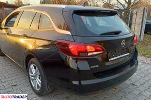 Opel Astra 2018 1.6 136 KM