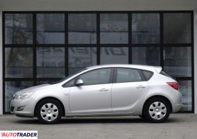 Opel Astra 2010 1.6 115 KM