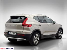 Volvo XC40 2022 1.5 129 KM