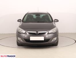 Opel Astra 2011 1.4 138 KM