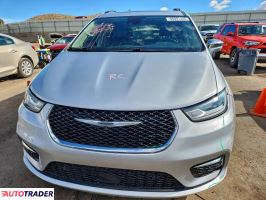 Chrysler Pacifica 2022 3