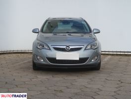 Opel Astra 2011 1.4 118 KM