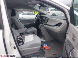 Toyota Sienna 2020 3