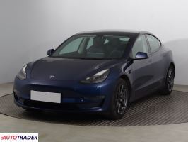 Tesla Model 3 2021 434 KM