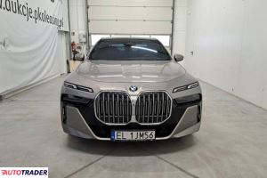 BMW 740 2023 3.0 286 KM