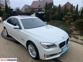 BMW 750 2015 4.4 450 KM BMW 750 2015 4.4 450 KM