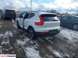Volvo XC40 2025 2
