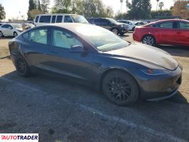 Tesla Model 3 2024