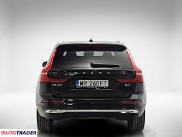 Volvo XC60 2022 2.0 197 KM