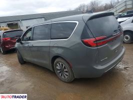 Chrysler Pacifica 2023 3