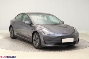 Tesla Model 3 - zobacz ofertę