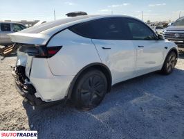 Tesla Model Y 2026