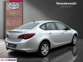 Opel Astra 2018 1.4 140 KM