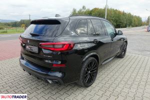 BMW X5 2021 3.0 286 KM