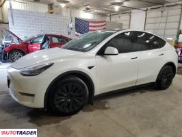 Tesla Model Y - zobacz ofertę