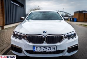 BMW 550 2019 4.4 530 KM