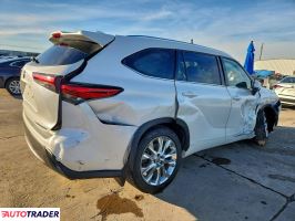 Toyota Highlander 2021 3