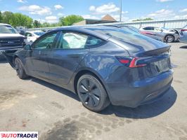 Tesla Model 3 2025
