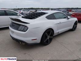 Ford Mustang 2022 5