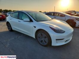 Tesla Model 3 2022