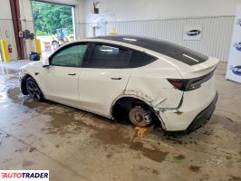 Tesla Model Y 2026