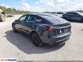Tesla Model 3 2025