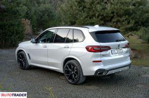 BMW X5 2019 3.0 340 KM