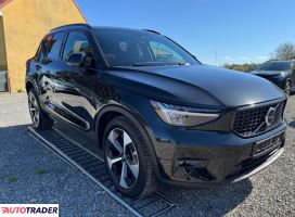 Volvo XC40 2025 2.0 250 KM