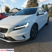 Volvo V40 2018 2.0 150 KM