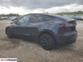 Tesla Model Y 2025