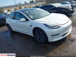 Tesla Model 3 - zobacz ofertę