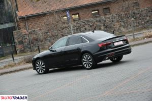 Audi A4 2022 2.0 150 KM