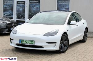 Tesla Model 3 2021 325 KM Tesla Model 3 2021 325 KM