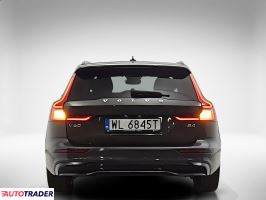 Volvo V60 2022 2.0 197 KM