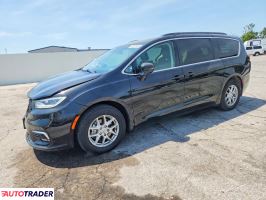 Chrysler Pacifica 2022 3