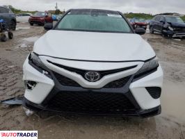 Toyota Camry 2020 3