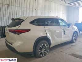 Toyota Highlander 2021 3