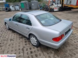 Mercedes E-klasa 1997 3.0 129 KM