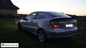Mercedes 220 2004 2.1 150 KM Mercedes 220 2004 2.1 150 KM