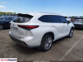 Toyota Highlander 2022 3