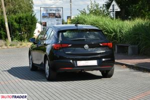 Opel Astra 2018 1.4 125 KM